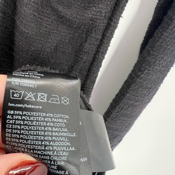 H&M Keyhole Detail Textured Boucle Deep V Long Sleeve Dress - Picture 5 of 6